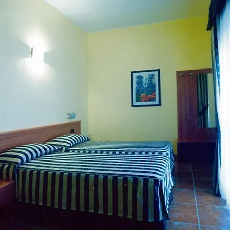 Blue Ribbon Otel Vercelli