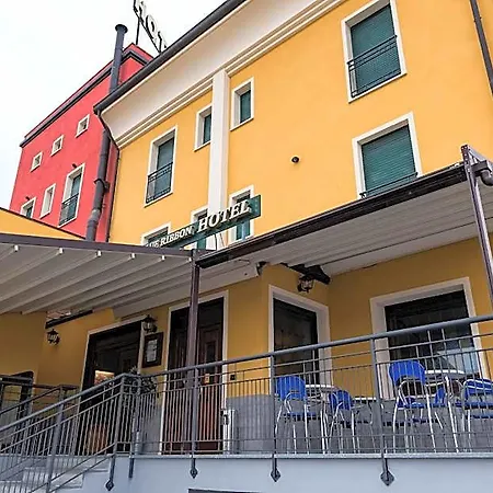 Blue Ribbon Otel Vercelli
